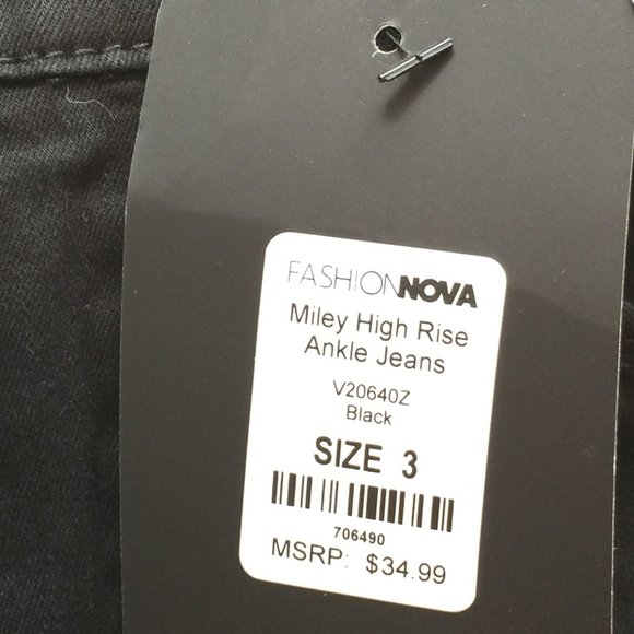 FASHION NOVA MILEY HIGH RISE JEANS-NEWWITH TAGS - Picture 2 of 3